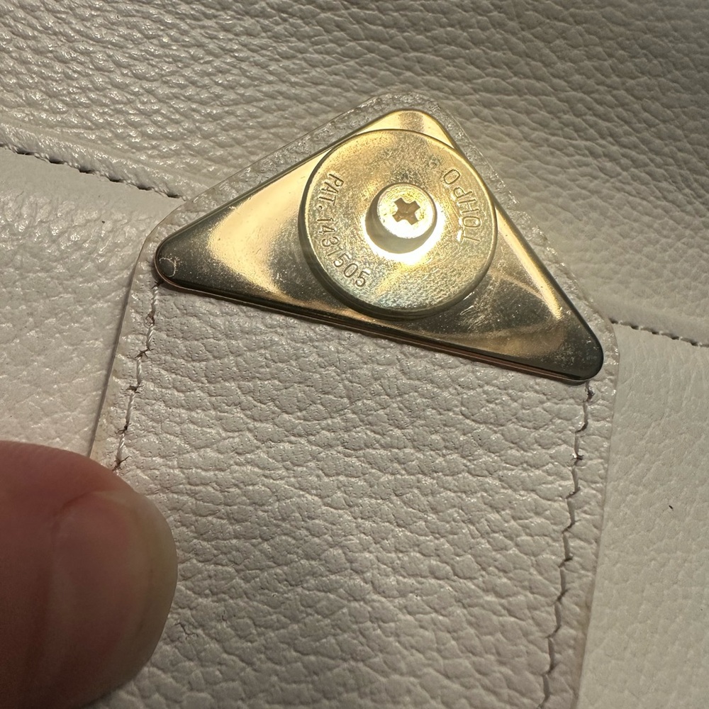 YSL White Leather Envelope Clutch with Gold-Tone Accent - Picture 4 of 15